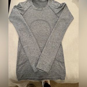 Lululemon swiftly tech 2.0 long sleeve gray shirt, good condition, size 0